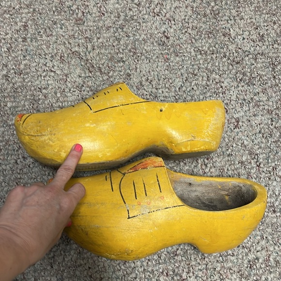 Traditional wood clogs - Picture 4 of 8